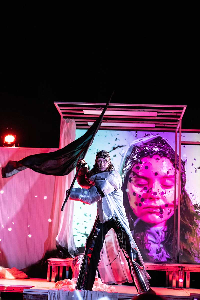 internationale schillertage nationaltheater mannheim schauspielhaus düsseldorfer johanna to go orleans jungfrau