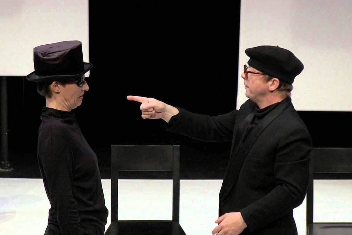 kindertheater dreier steht kopf carsten brandau theaterhaus frankfurt rob vriens heidelberger stückemarkt